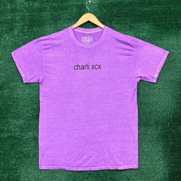 Charli XCX purple T-Shirt Size Large - Picture 1 of 4